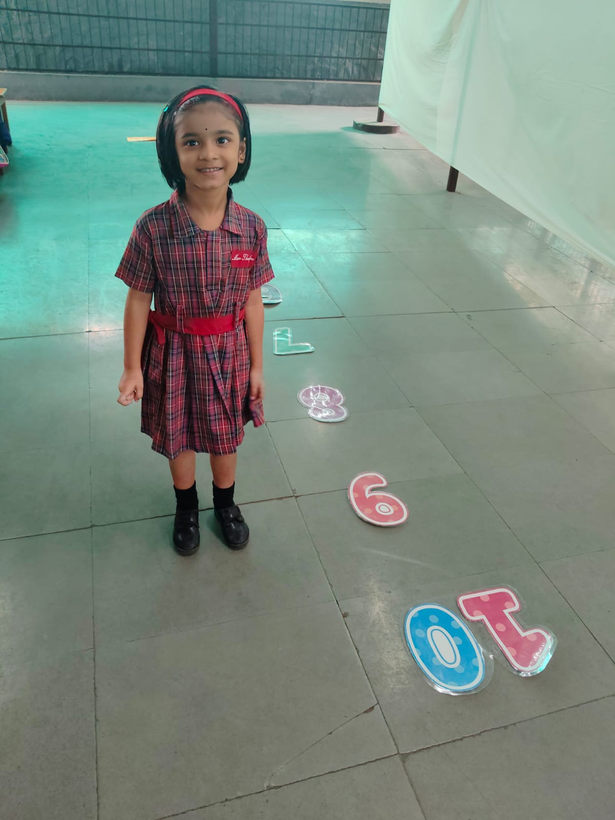 Active learning using numbered boxes on floor